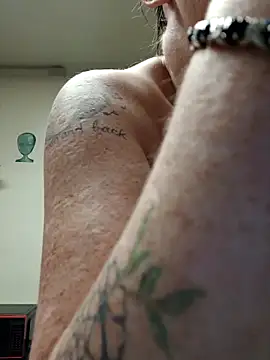 PhatAss Kummmilla online show from September 12, 2025, 9:42 am