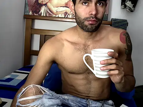 hideonbush051 online show from February 3, 2026, 11:37 am