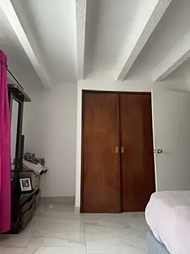 Salome golvert online show from April 27, 2026, 5:33 pm