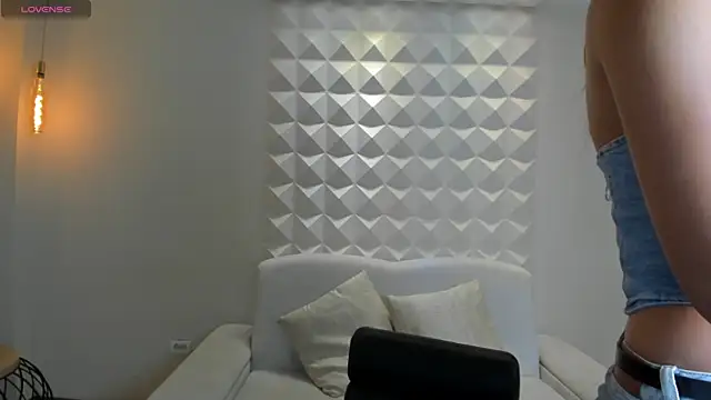 AnaisNin online show from July 16, 2026, 10:56 am