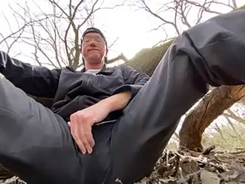 KrixKross online show from March 7, 2025, 5:28 pm