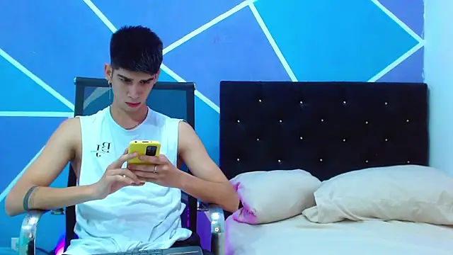 jhony-sex online show from February 12, 2025, 3:07 am