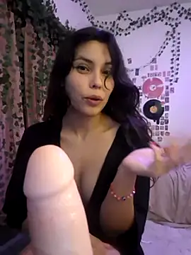 xlalitaxxx online show from December 8, 2024, 11:40 pm