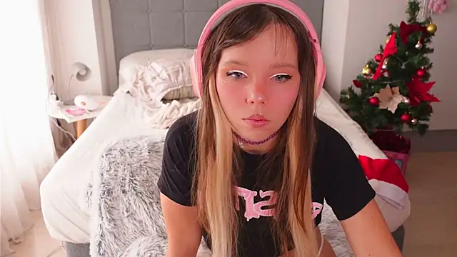 Ayra Lust online show from December 20, 2025, 6:55 pm