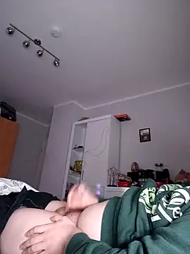 Snapshot of larsgessner30 chatting on December 15, 2025, 2:17 am larsgessner30 online show from December 15, 2025, 2:17 am