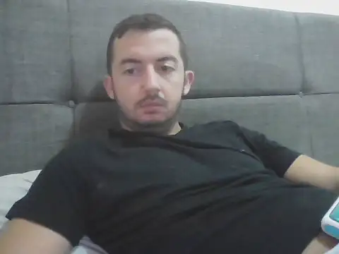 laynufff online show from October 6, 2025, 6:36 am