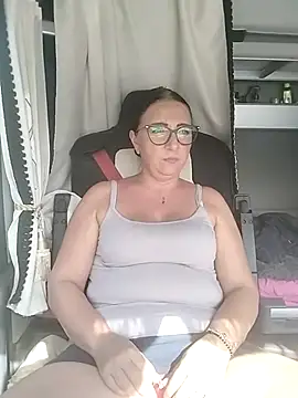 Snapshot of cuplubijoanna chatting on September 10, 2025, 1:32 pm cuplubijoanna online show from September 10, 2025, 1:32 pm