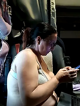 Snapshot of cuplubijoanna chatting on November 11, 2025, 4:24 pm cuplubijoanna online show from November 11, 2025, 4:24 pm