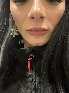 Snapshot of hrnxyygirl chatting on December 14, 2024, 1:06 am hrnxyygirl online show from December 14, 2024, 1:06 am