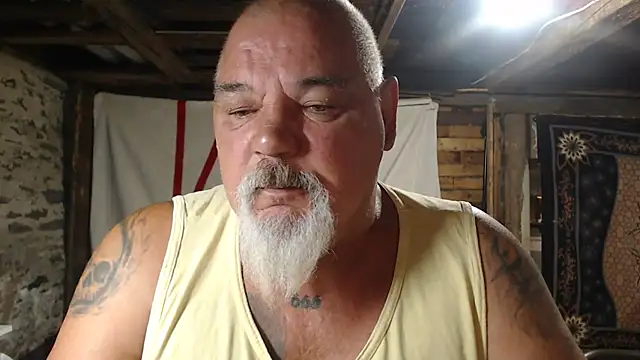 Newfiesausage1972 online show from July 17, 2026, 8:00 am