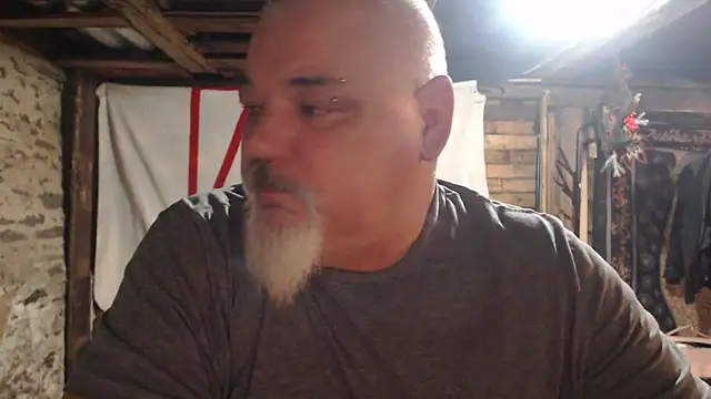 Snapshot of Newfiesausage1972 chatting on February 1, 2026, 9:51 am Newfiesausage1972 online show from February 1, 2026, 9:51 am