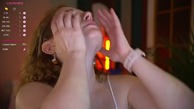 Snapshot of Your_phobia chatting on October 10, 2025, 7:04 pm Your phobia online show from October 10, 2025, 7:04 pm