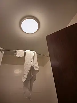 1BeautyN1Beast online show from October 21, 2025, 1:10 pm