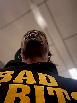 1BeautyN1Beast online show from December 21, 2025, 5:58 pm