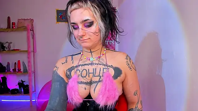 lady sontse  online show from March 14, 2025, 3:36 pm