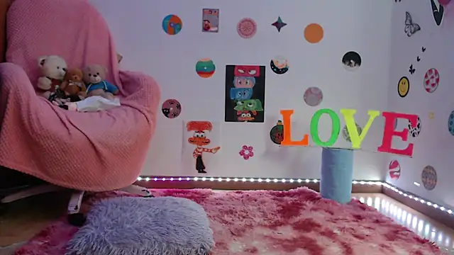 Yaumiko online show from March 14, 2025, 12:07 pm