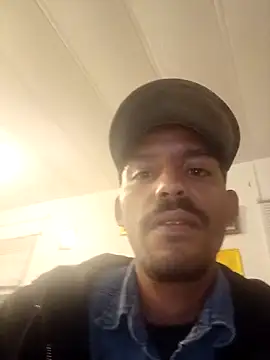 Snapshot of Ricardosuavee6 chatting on November 1, 2025, 3:13 am Ricardosuavee6 online show from November 1, 2025, 3:13 am