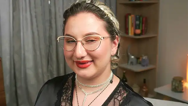 Ximenna Cruz online show from April 3, 2026, 8:59 pm