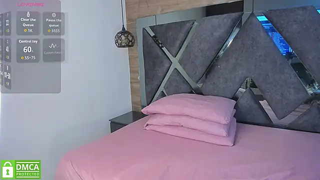 Venus velez  online show from November 5, 2025, 12:52 pm