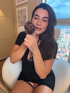 Snapshot of SaharaRush_ chatting on February 5, 2026, 9:10 pm SaharaRush online show from February 5, 2026, 9:10 pm