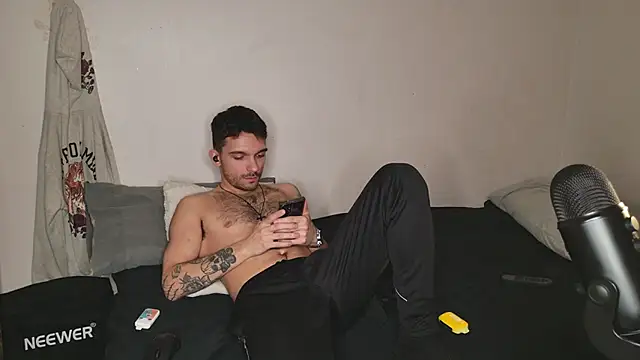 Snapshot of JackDesFeux chatting on March 23, 2025, 2:26 am JackDesFeux online show from March 23, 2025, 2:26 am