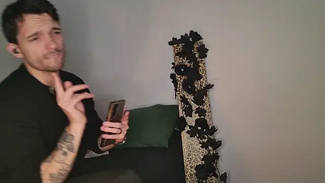 Snapshot of JackDesFeux chatting on November 11, 2025, 10:43 am JackDesFeux online show from November 11, 2025, 10:43 am