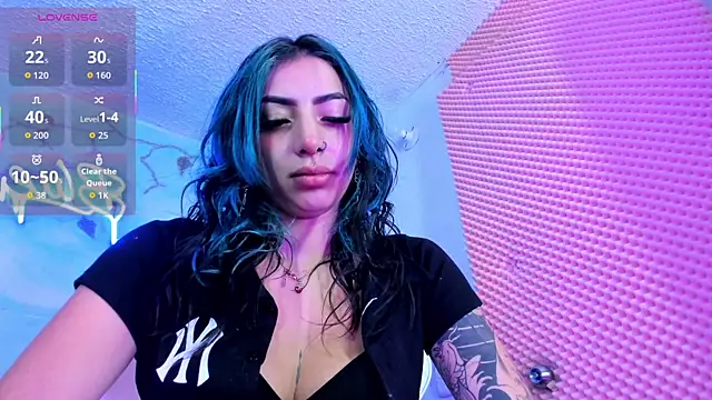 SaturnooStonee online show from May 22, 2026, 3:15 am