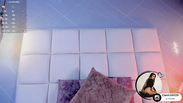 danii hill  online show from October 18, 2025, 4:58 am