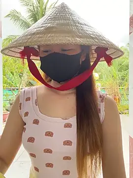 BabyThree  online show from September 13, 2025, 9:09 am