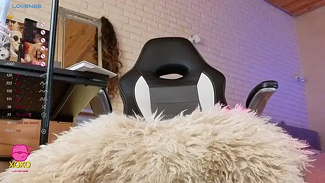 misskaassandraa online show from September 19, 2025, 8:29 am