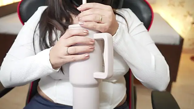 Snapshot of only_aleesha chatting on March 18, 2025, 9:21 pm only aleesha online show from March 18, 2025, 9:21 pm