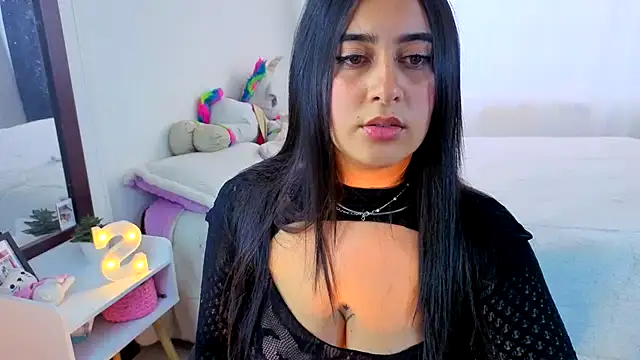 serenna se online show from September 9, 2025, 9:02 pm