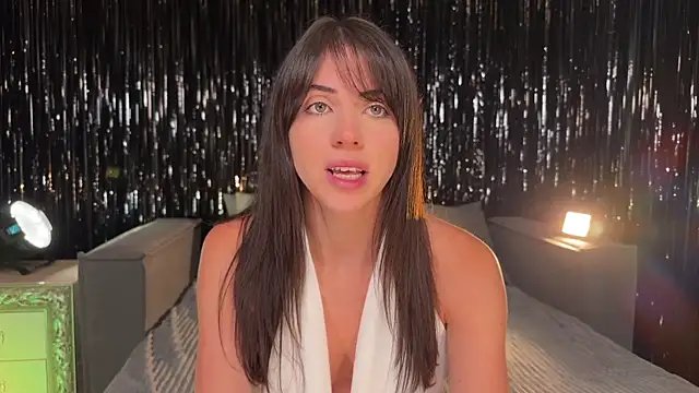 Snapshot of Super_Suka chatting on September 14, 2025, 1:11 pm Super Suka online show from September 14, 2025, 1:11 pm