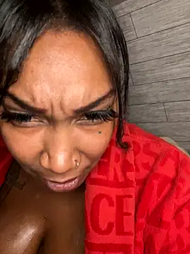 CUMQUEEN-XXX69 online show from September 24, 2025, 4:52 am