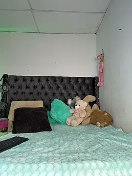 saragill323 online show from March 29, 2026, 8:43 pm