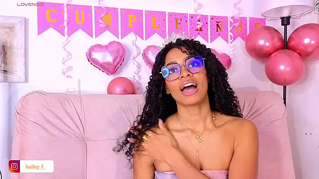 Snapshot of Heily_Fox chatting on March 5, 2025, 7:38 am Heily Fox online show from March 5, 2025, 7:38 am