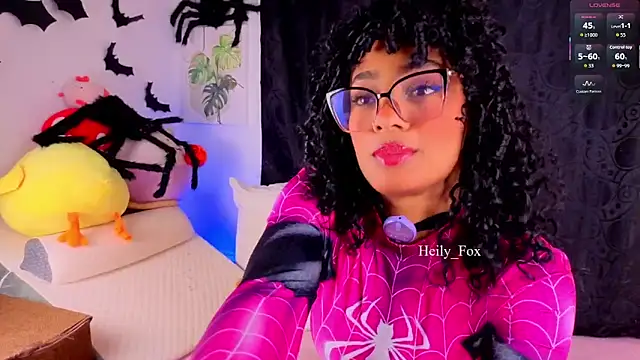 Snapshot of Heily_Fox chatting on October 31, 2025, 8:00 am Heily Fox online show from October 31, 2025, 8:00 am