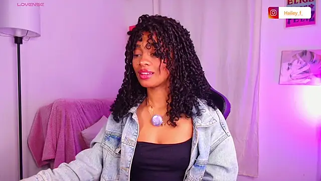 Snapshot of Heily_Fox chatting on March 22, 2025, 6:43 am Heily Fox online show from March 22, 2025, 6:43 am