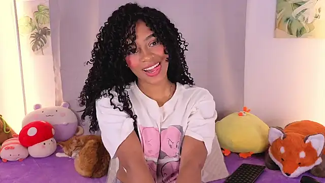 Snapshot of Heily_Fox chatting on May 18, 2026, 2:23 am Heily Fox online show from May 18, 2026, 2:23 am