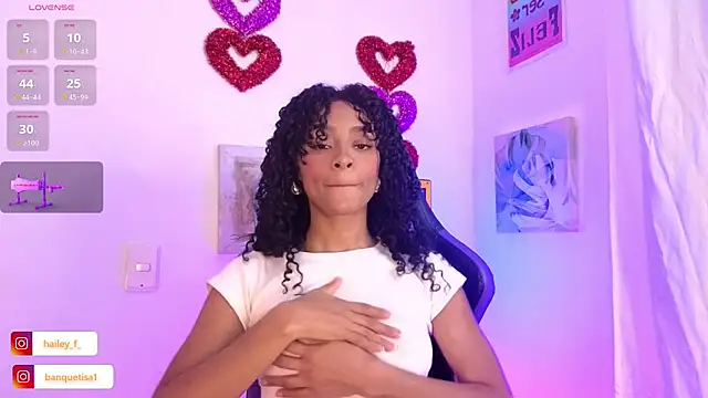 Snapshot of Heily_Fox chatting on February 13, 2025, 7:03 am Heily Fox online show from February 13, 2025, 7:03 am