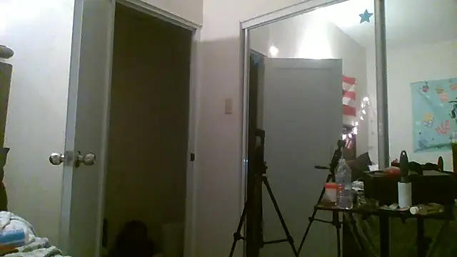 ladycreamypr2 online show from April 9, 2026, 2:57 am