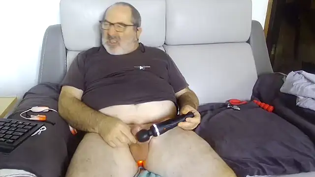 gillou1234 online show from November 17, 2025, 8:51 am