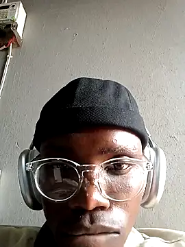 199Gif online show from December 14, 2025, 1:17 pm