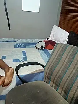 199Gif online show from September 14, 2025, 1:00 pm