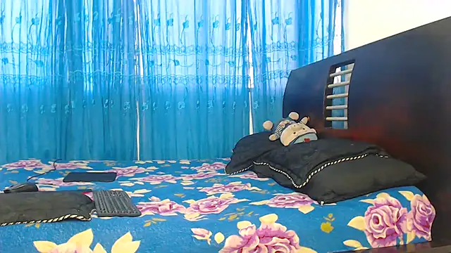 Hot Sharks  online show from October 14, 2025, 11:22 am