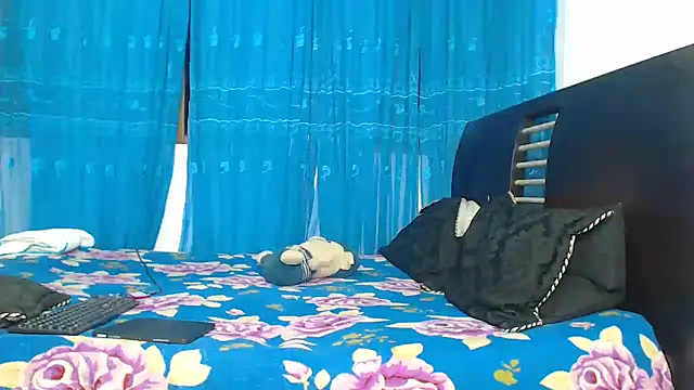 Hot Sharks  online show from October 8, 2025, 10:28 am