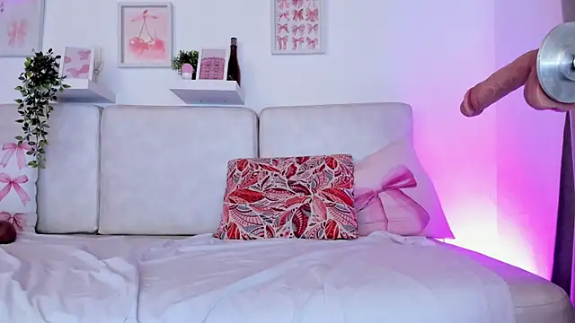 Snapshot of Malka_Burning chatting on September 15, 2025, 8:09 pm Malka Burning online show from September 15, 2025, 8:09 pm