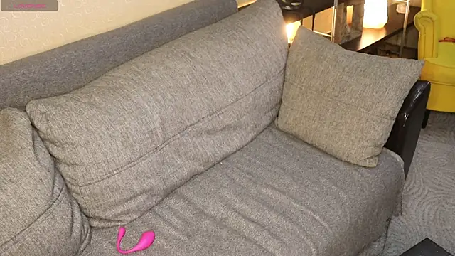 Kete Moon online show from November 25, 2025, 3:18 am