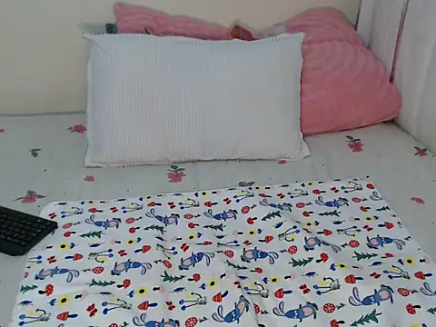 sweet essin online show from December 16, 2025, 1:48 pm