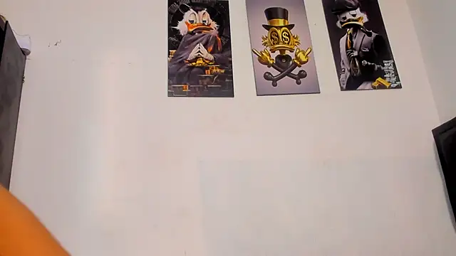 kriixtybrown online show from January 8, 2025, 8:39 pm